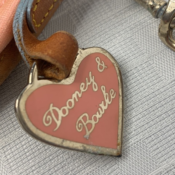 Vintage Dooney & Bourke Wristlet HEART CHARM Removable Leather Strap - Picture 5 of 8